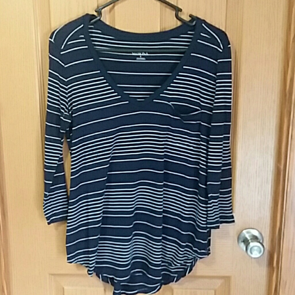 Ladies blue and white v-neck pocket tee size S